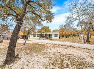 690 Cherry Ridge, Floresville, TX 78114