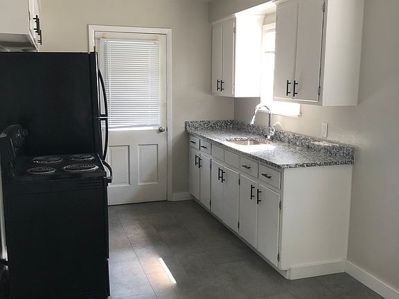 4th image of 13300 Oakview Blvd