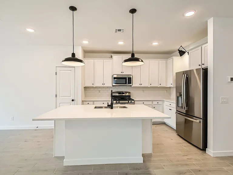 7548 W Park — Photo 9
