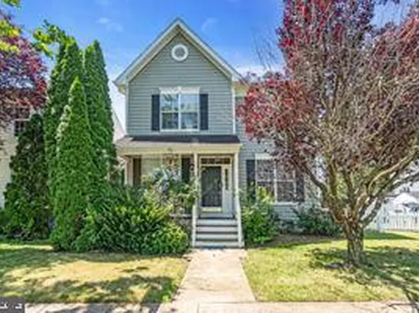 42783 Freedom St, Chantilly, VA 20152