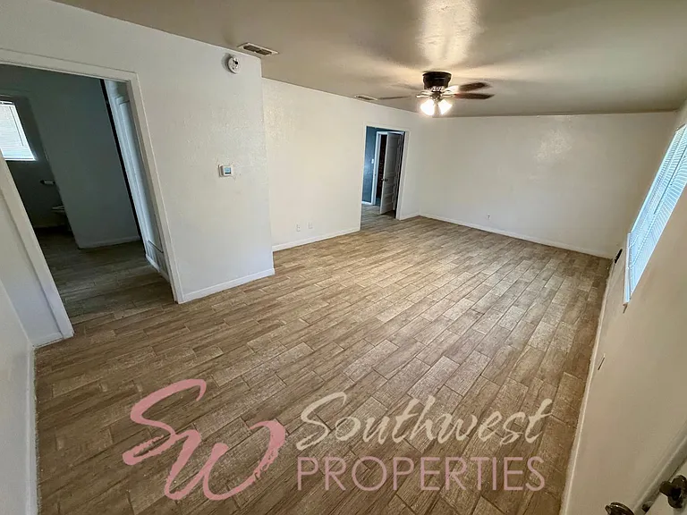 600 W Minnie St — Photo 3