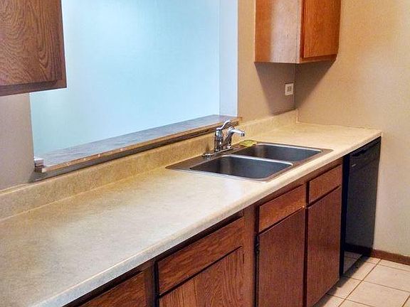 4th image of 645 Swan Dr APT 1A