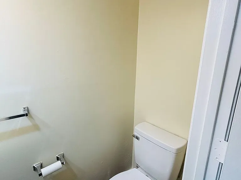 100 Yorkshire Ct — Photo 11