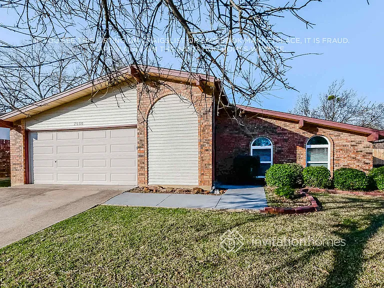 2600 Treeview Dr — Photo 2