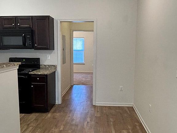 3rd image of 707 S Three Notch St #213