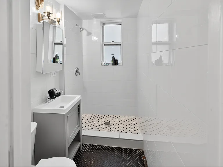 1112 Garnett Pl #1 — Photo 8