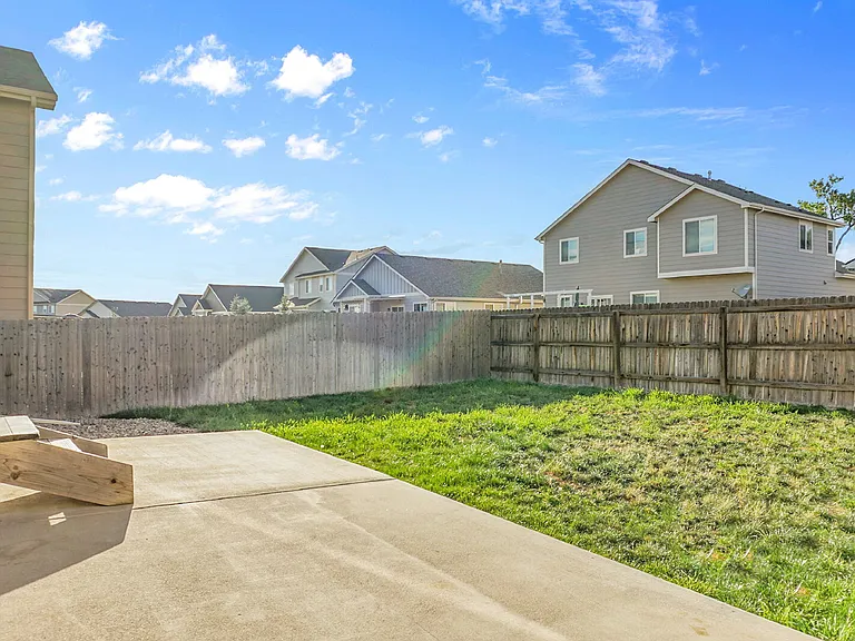 6782 Galpin Dr — Photo 32