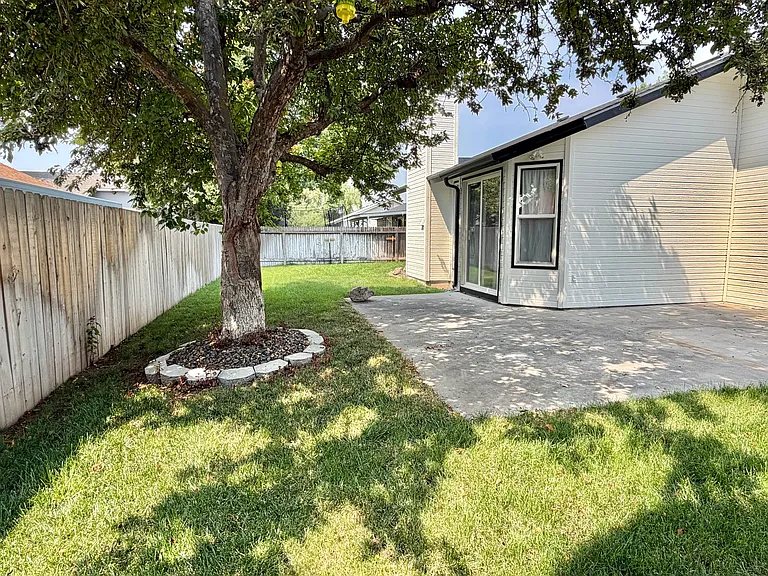 10979 W Tidewater Ct — Photo 23