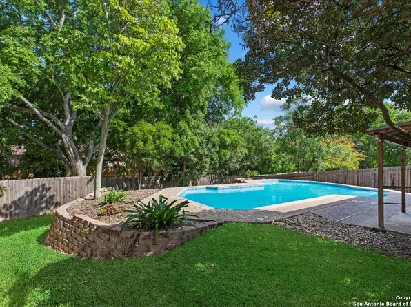 8407 COLLINGWOOD, Universal City, TX 78148