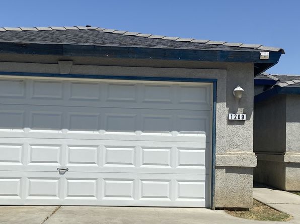 1209 Monica St