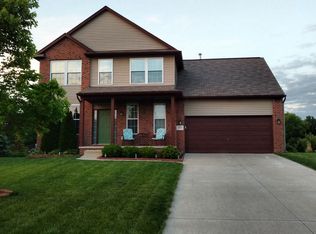 1934 Acorn Valley Dr, Howell, MI 48855