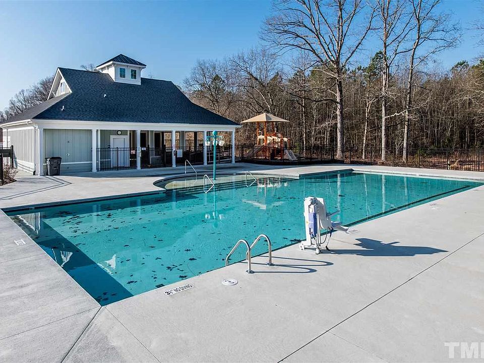 2nd image of 324 Atwood Dr