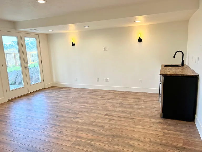 339 E Manti Dr — Photo 20