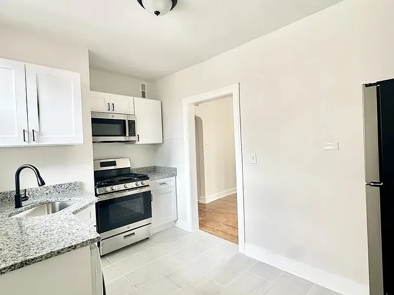 3701 W Division St #2 — Photo 4