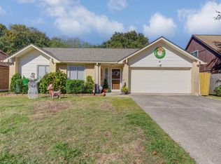 2824 Forest Hills Dr, League City, TX 77573