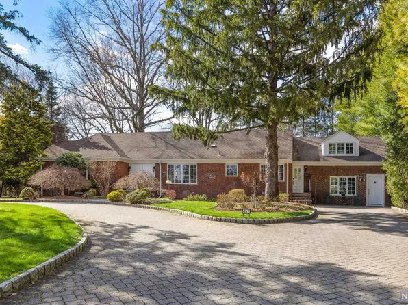 457 Summit St, Norwood, NJ 07648