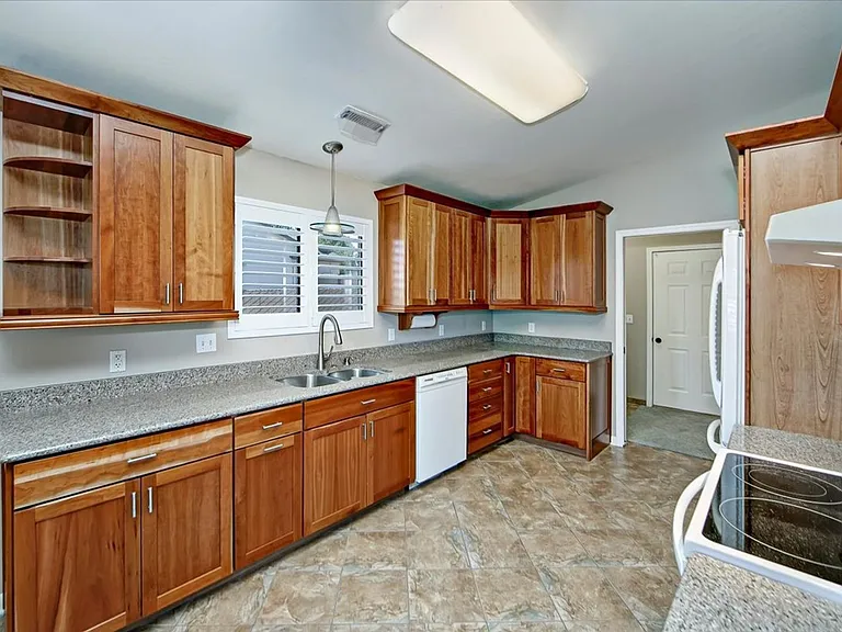 7184 E Pioneer Ln — Photo 8