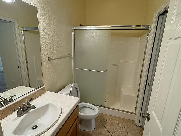2315 Glacier Pl #B — Photo 17