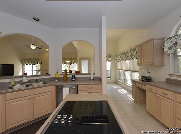 2nd image of 2761 Valencia Ln