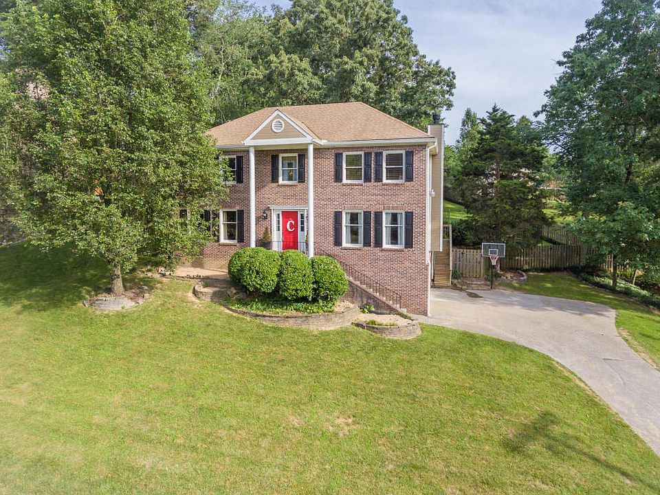 1st image of 10116 Lonely Oak Ln