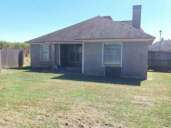 111 Enchantment Ave, Youngsville, LA 70592