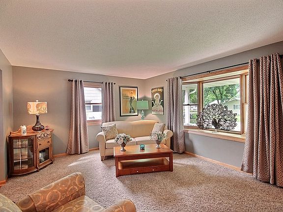 3rd image of 235 Shelly Ln
