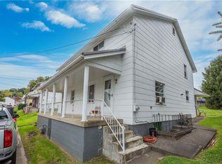 29 Hemlock St, Ellsworth, PA 15331