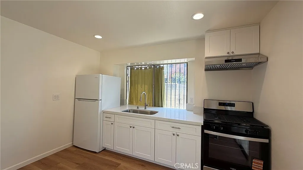 2 bed, 850 sqft, $2,450 — Photo 4