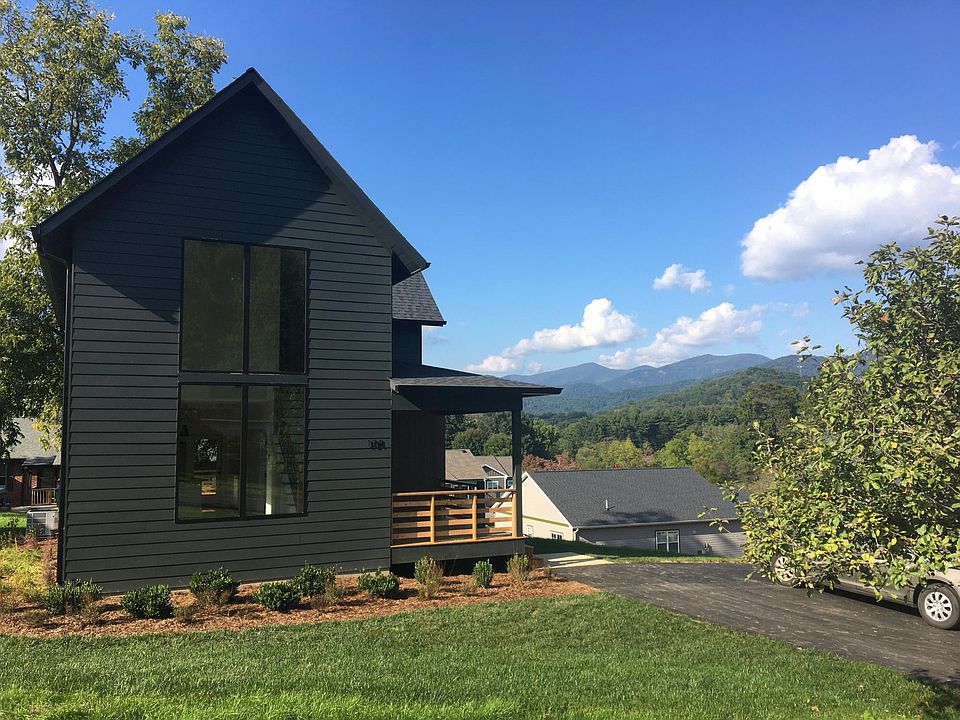 Great mountain views from the deck
