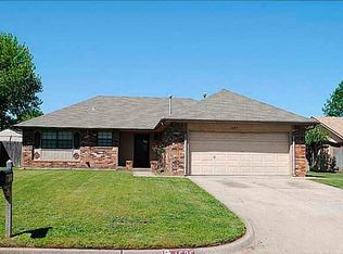 1525 Emerwood Rd, Moore, OK 73160