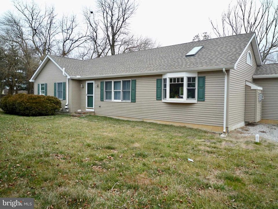 1st image of 40 Hybridge Ave