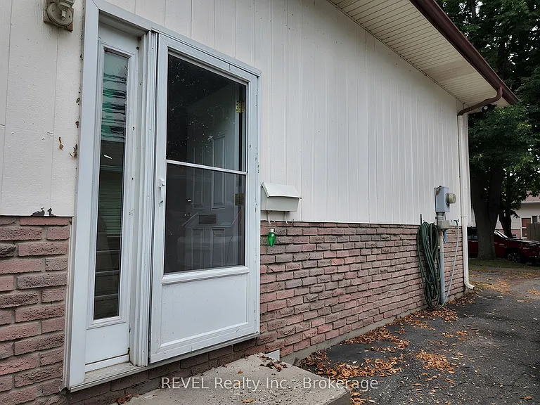 62 Elma St E #MAIN — Photo 2