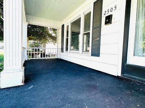 3rd image of 2505 Fenwood Ave