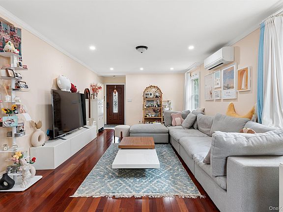 3rd image of 7643 265th St