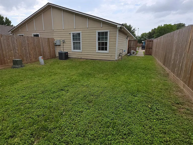 5335 Cherie Crest Ct — Photo 17