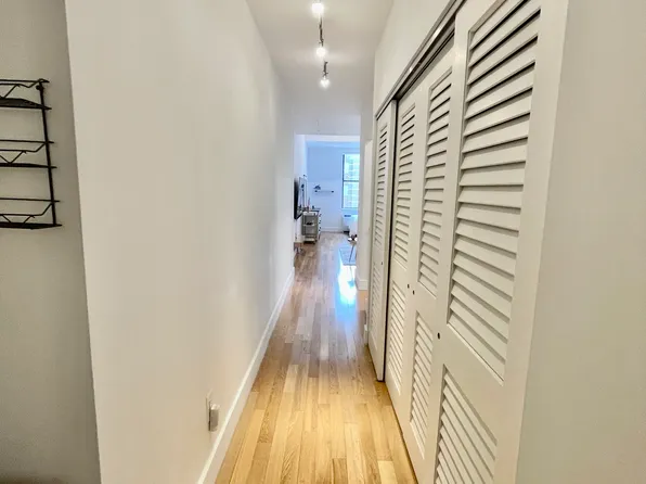 99 John Street 1203 image 3 of 18