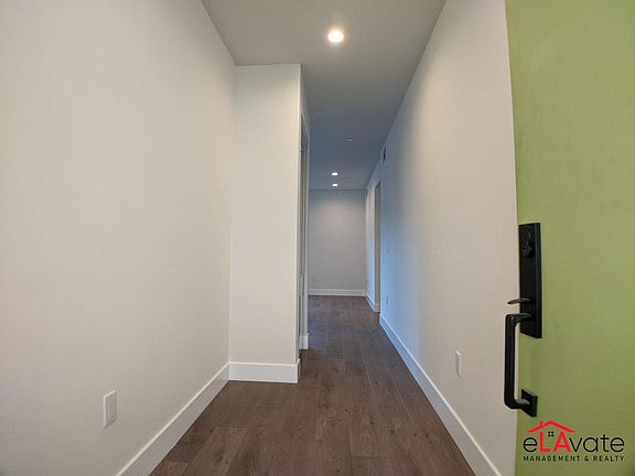 2nd image of 4227 McLaughlin Ave APT 104