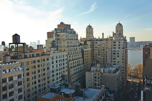 Sold by Brown Harris Stevens | media 25