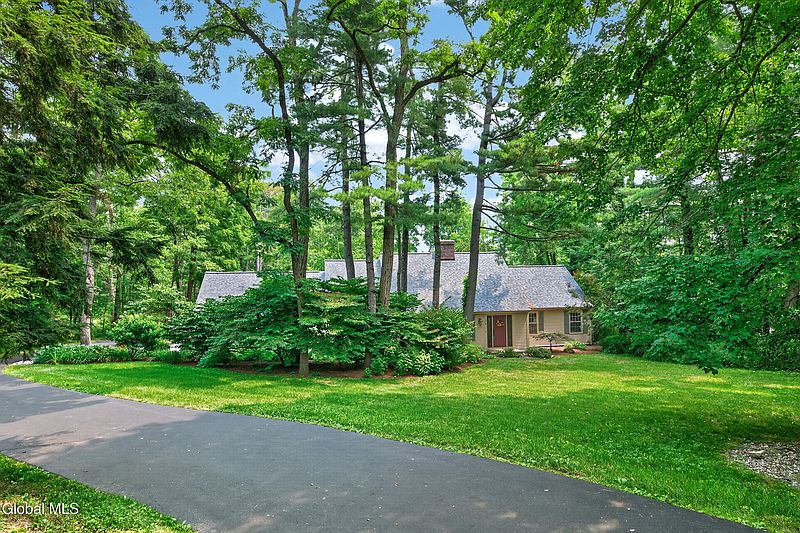 4th image of 218 Swift Road