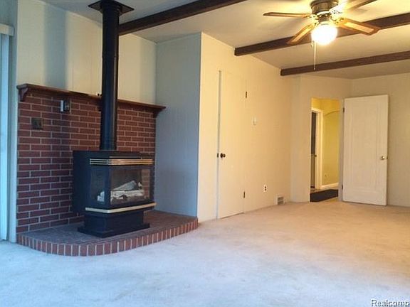 2nd image of 2375 Royal Ave