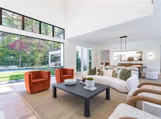 1057 Davis Dr NW, Atlanta, GA 30327