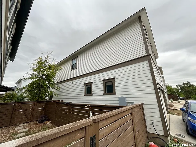 1146 N Olive St — Photo 11