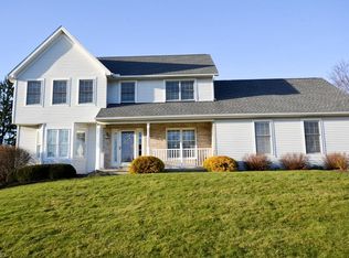 2773 Rising Meadow Dr, Akron, OH 44333