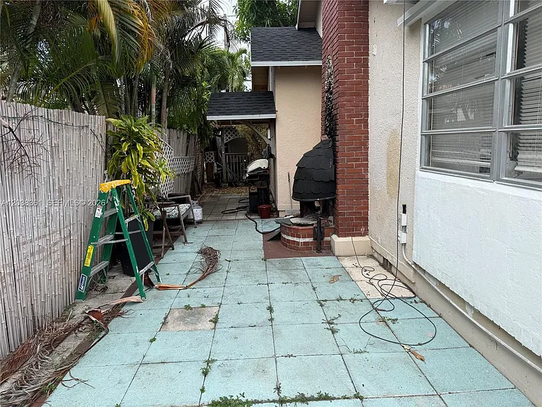 1719 Hayes St — Photo 13