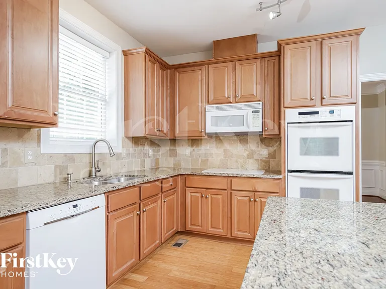 5515 Stone Crossing Dr — Photo 5