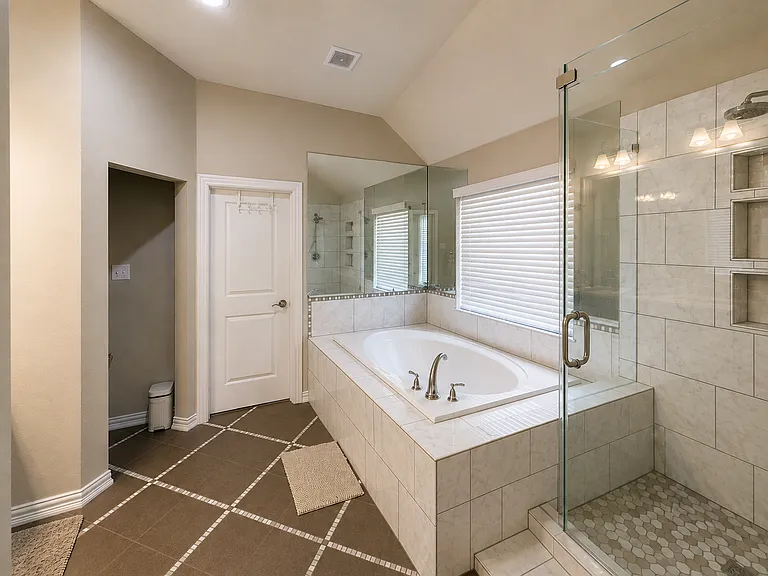 7015 Chackbay Ln — Photo 11