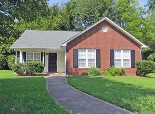 628 Sadler Glen Dr, Charlotte, NC 28214