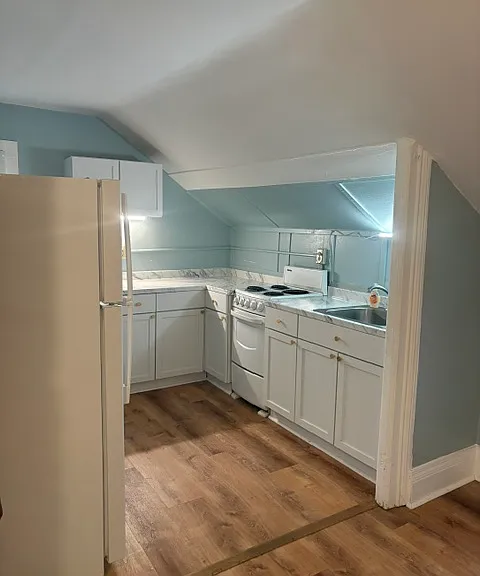 213 Ballard St #2 — Photo 3