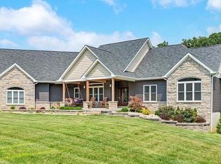270 Lake Forest Dr, Troy, MO 63379