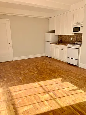 Rented by Balen Real Estate, LLC | media 6